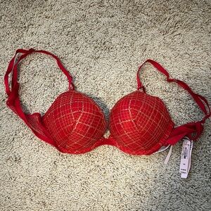 NWT 34B Victoria's Secret Red and Gold Quilted Push-Up Bra